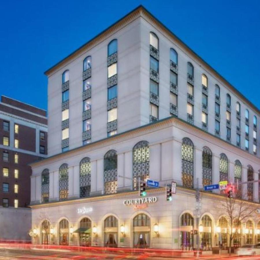 Courtyard By Marriott Stamford Downtown Hotel Exterior photo